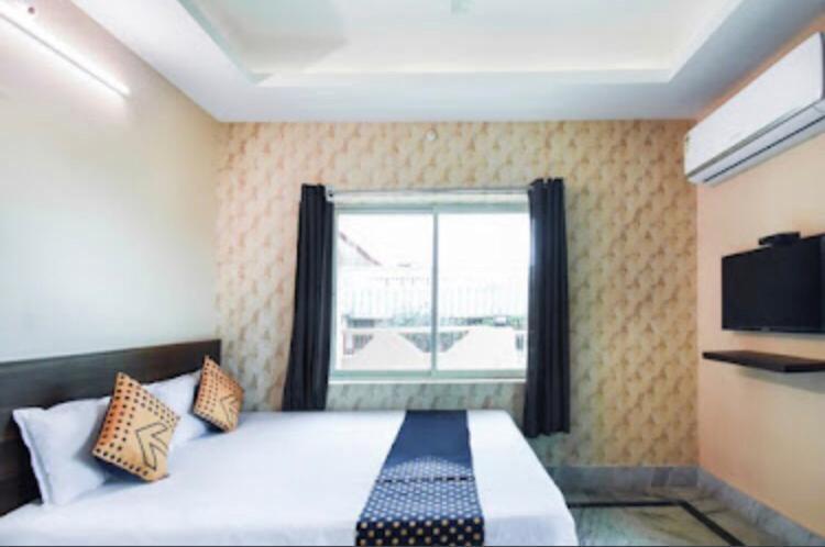 Hotel Royal Galaxy Puri Exterior photo
